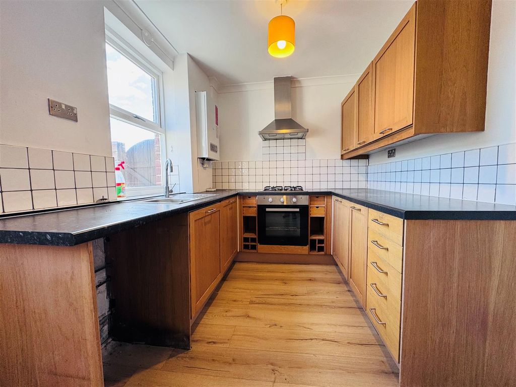 Property photo 2 of 8 Kitchen ..Jpg