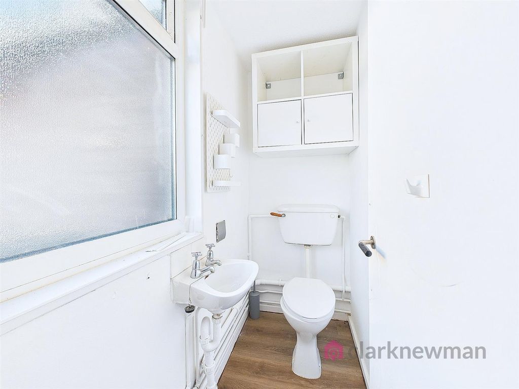 Property photo 3 of 12 WC