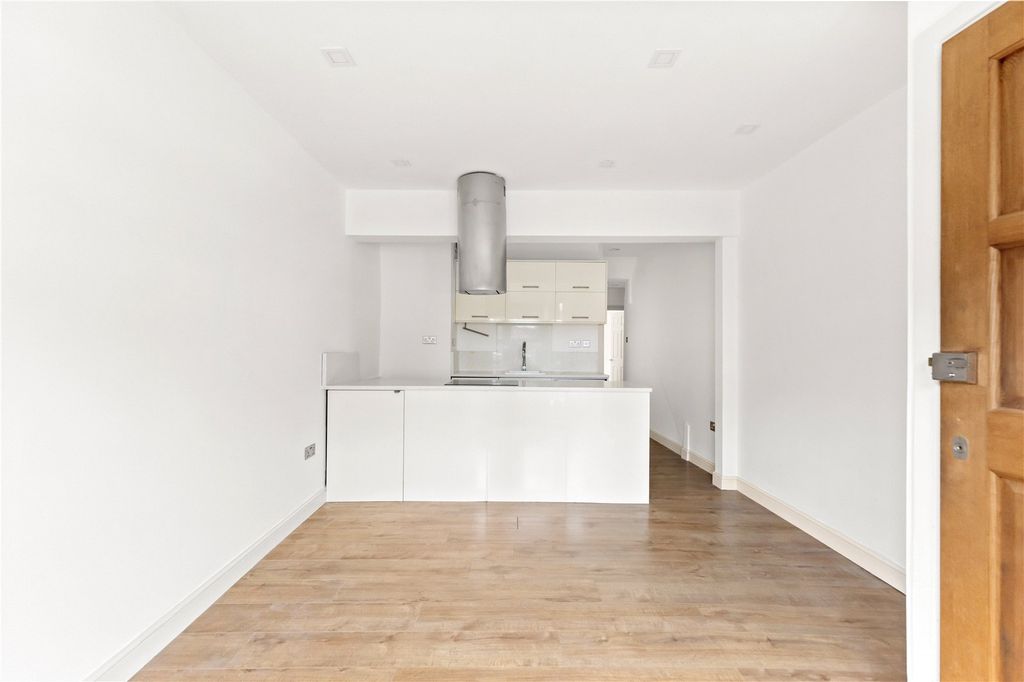 Property photo 3 of 14 Picture No. 01