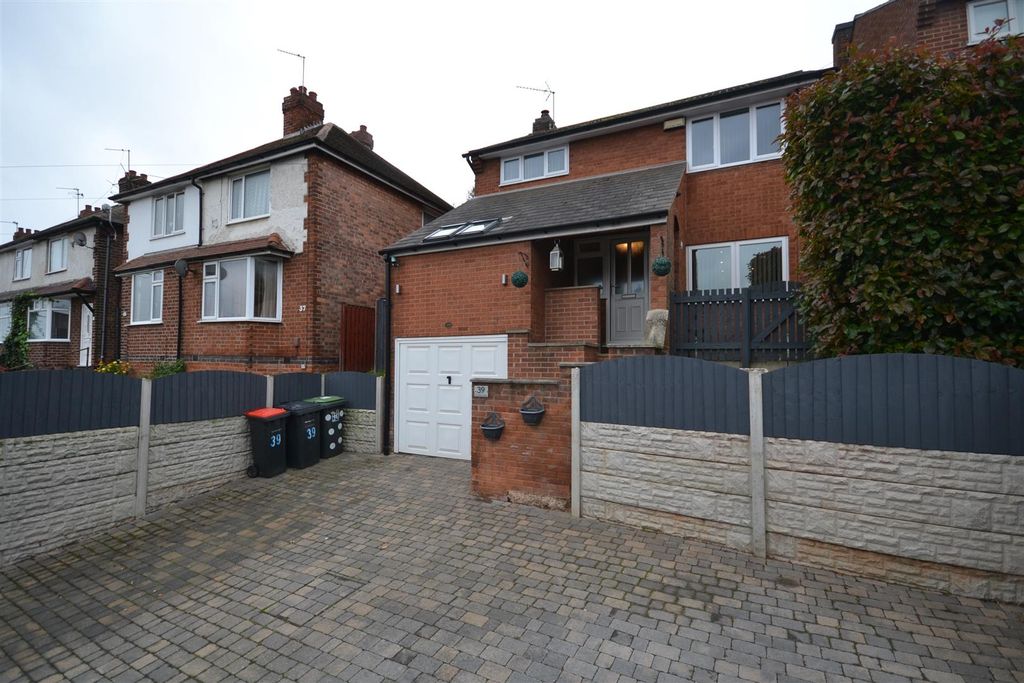 Property photo 1 of 11 1 39 School Lane 2.Jpg