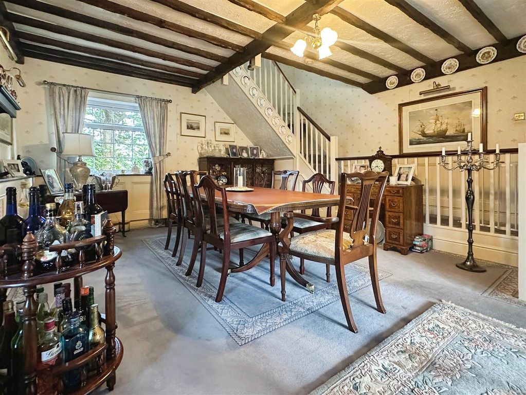 Property photo 3 of 25 Dining Room.Jpg