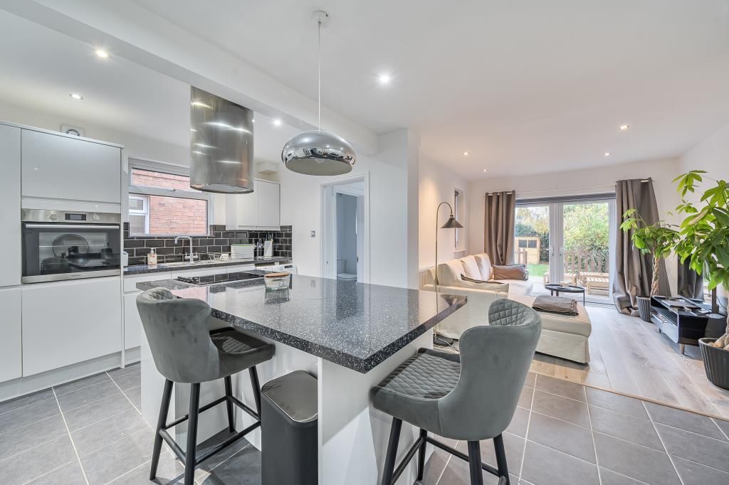 Property photo 2 of 20 Kitchen/Dining Room