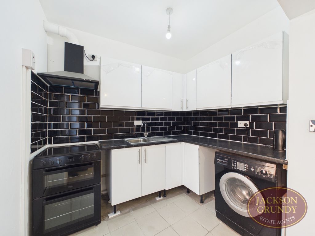 Property photo 2 of 16 Melville Street