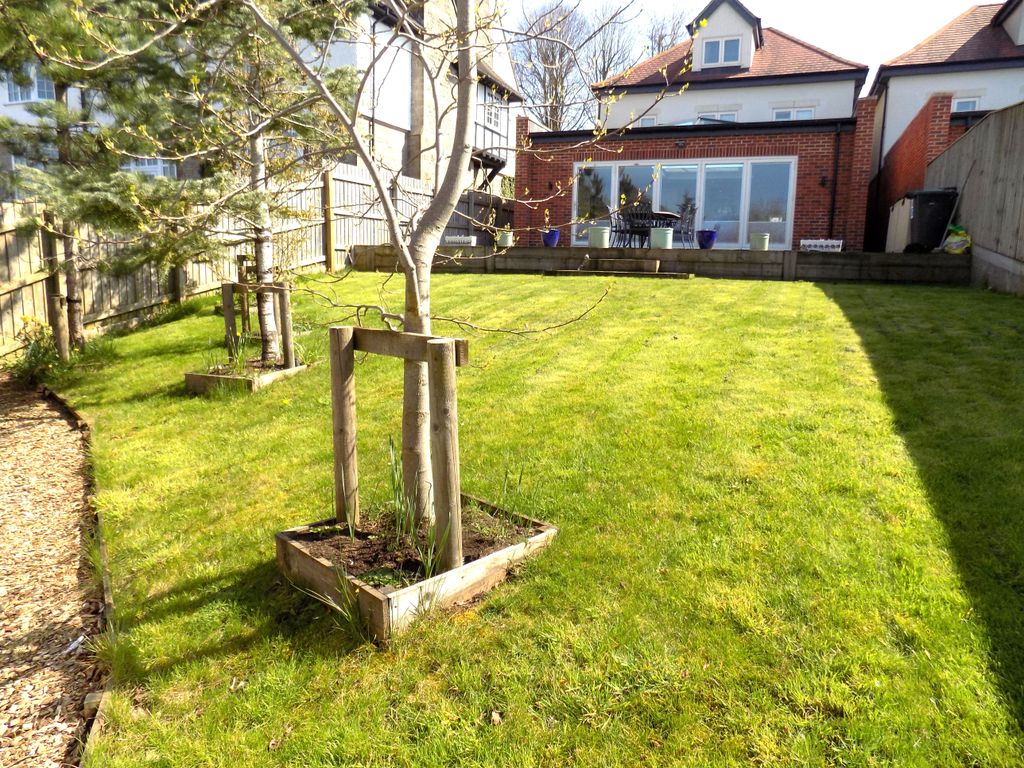 Property photo 2 of 23