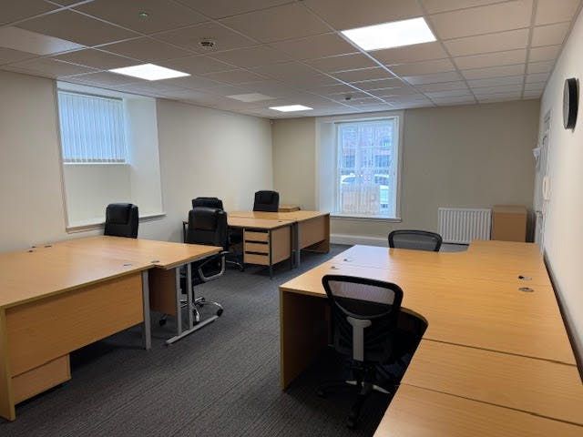 Property photo 3 of 10 Desks 1.Jpg