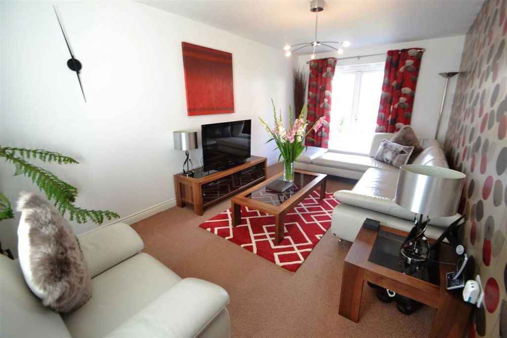 Property photo 3 of 9