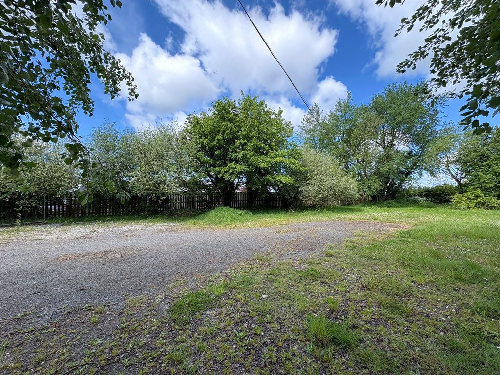 Property photo 3 of 4 Picture No. 02