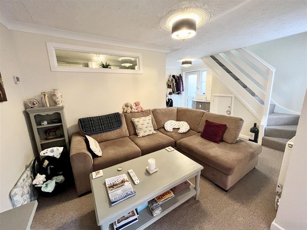 Property photo 2 of 8 Living Room