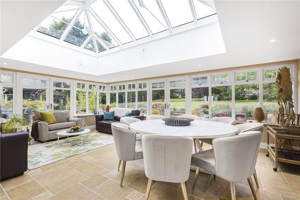 Property photo 3 of 37 Orangery