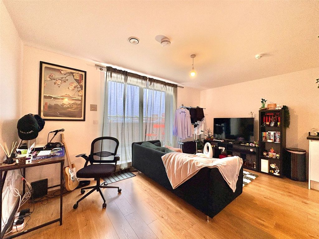 Property photo 3 of 9 Picture No. 18