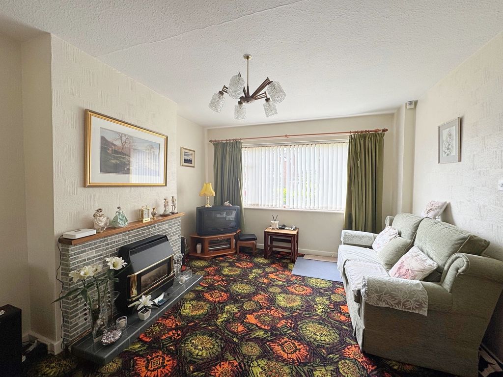 Property photo 3 of 10 11