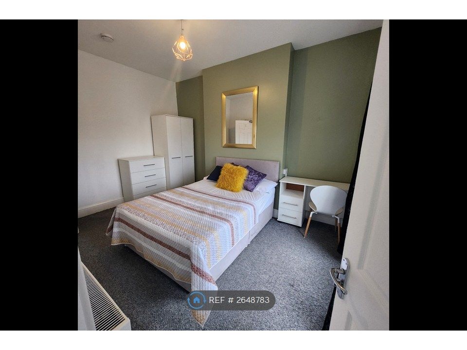 Property photo 2 of 7 Available Room