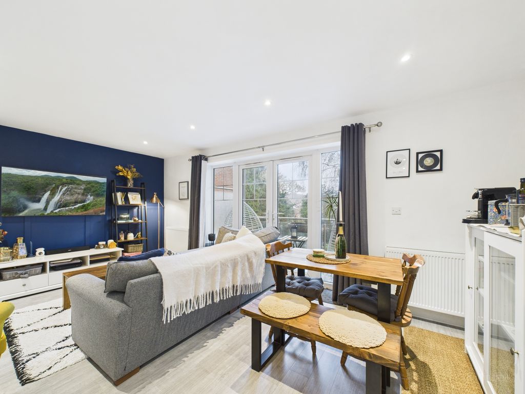 Property photo 2 of 12 Cam02136G0-Pr0508-Still027