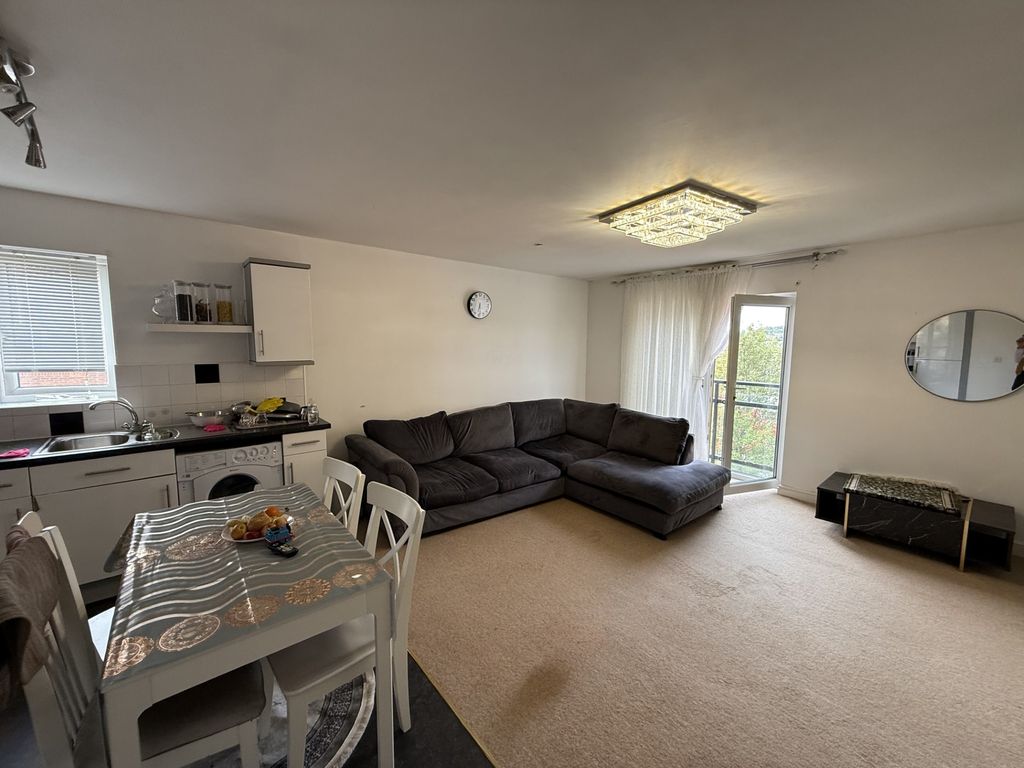 Property photo 3 of 6