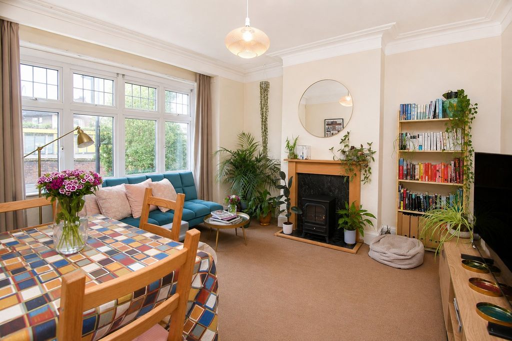 Property photo 2 of 11 5221881