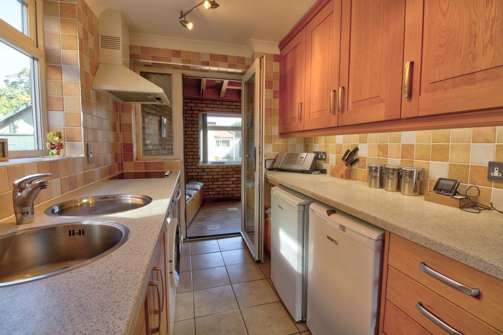 Property photo 3 of 12 A4