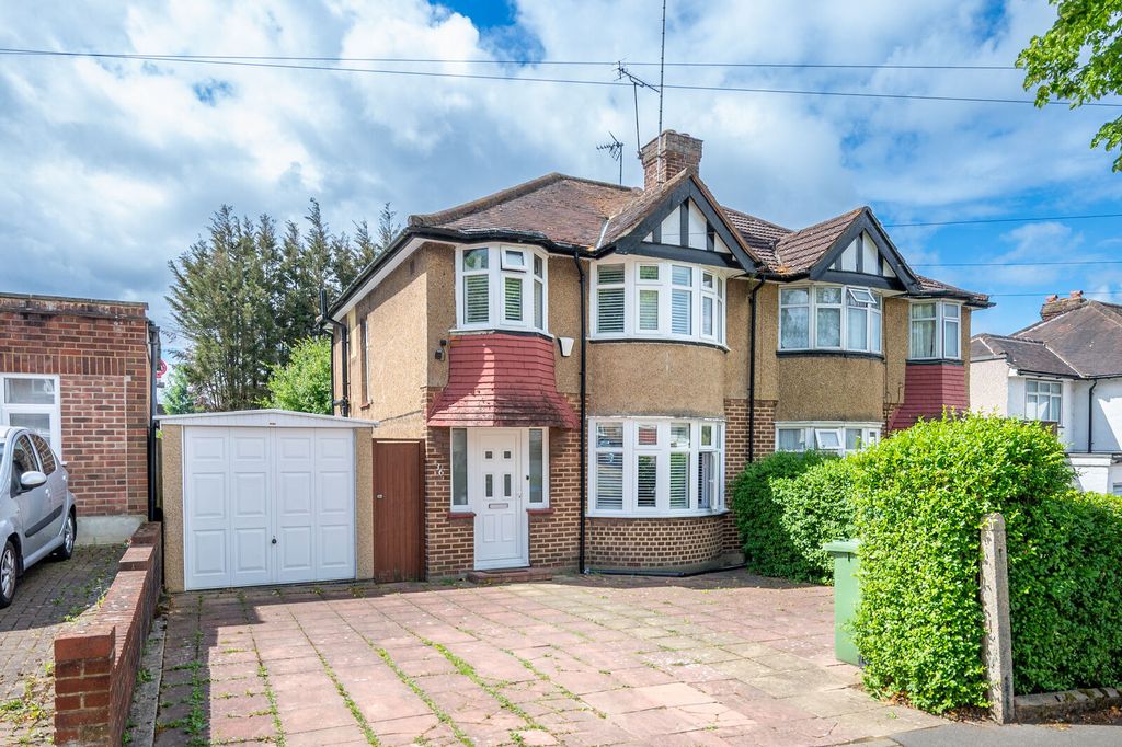 Property photo 1 of 11
