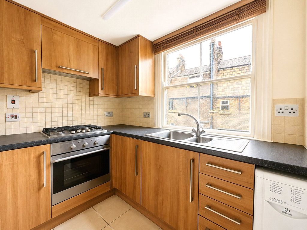 Property photo 3 of 11 Picture No. 18