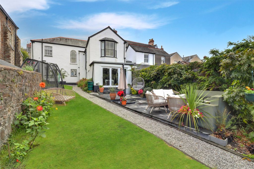 Property photo 2 of 34 Picture No. 33