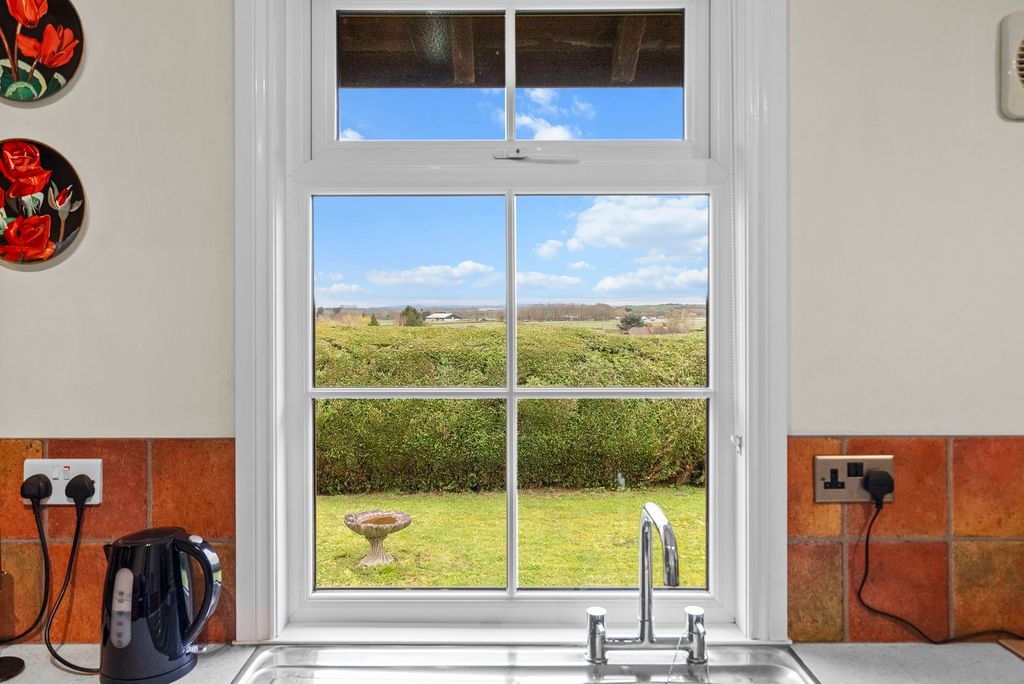 Property photo 2 of 30