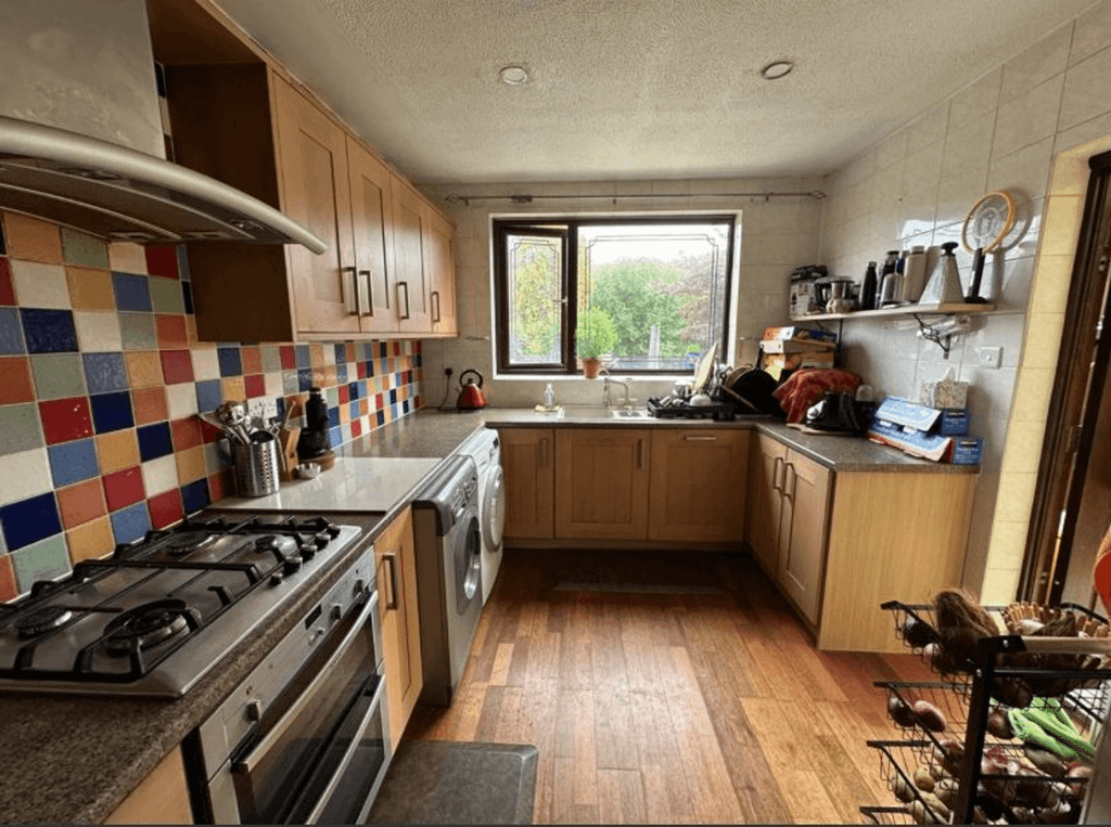 Property photo 2 of 25