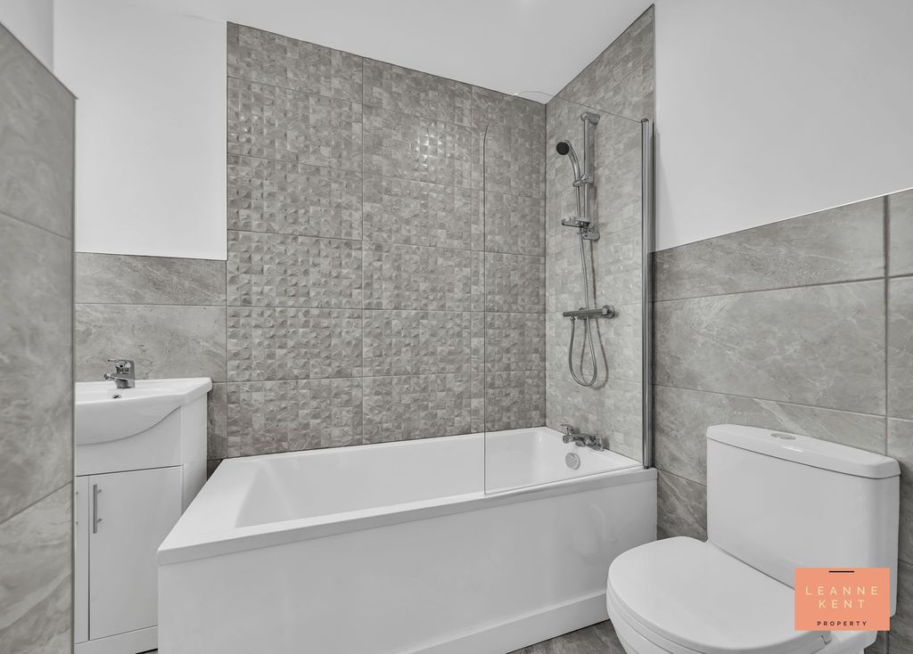 Property photo 3 of 33