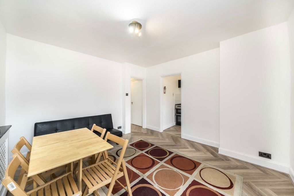 Property photo 3 of 5