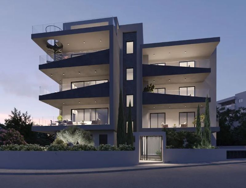 Property photo 3 of 8 Apartment Building