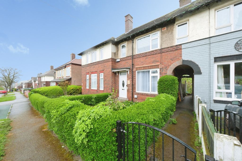 Property photo 2 of 12 Front Garden