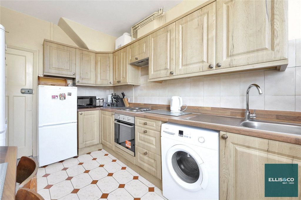 Property photo 2 of 12 Picture No. 35