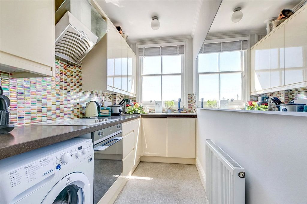 Property photo 3 of 6