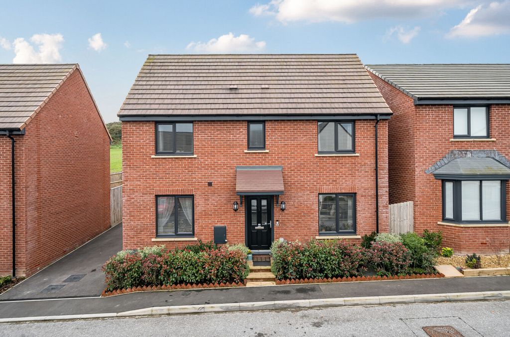 Property photo 1 of 26 1373864-1-6903410...