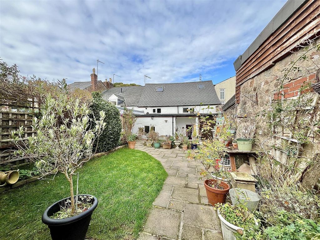 Property photo 1 of 25
