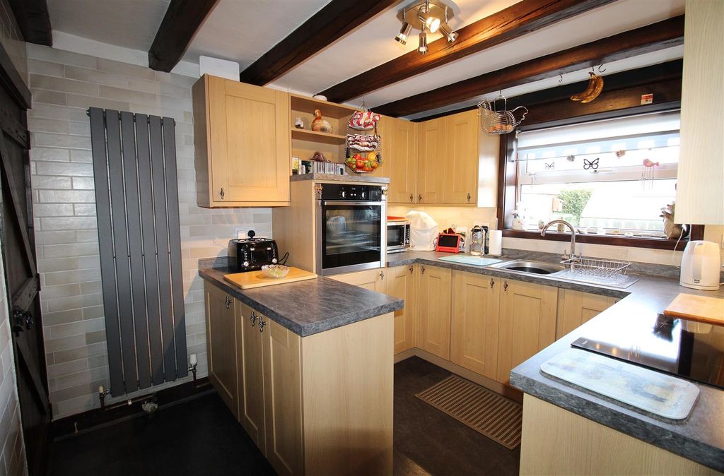 Property photo 3 of 22 Kitchen