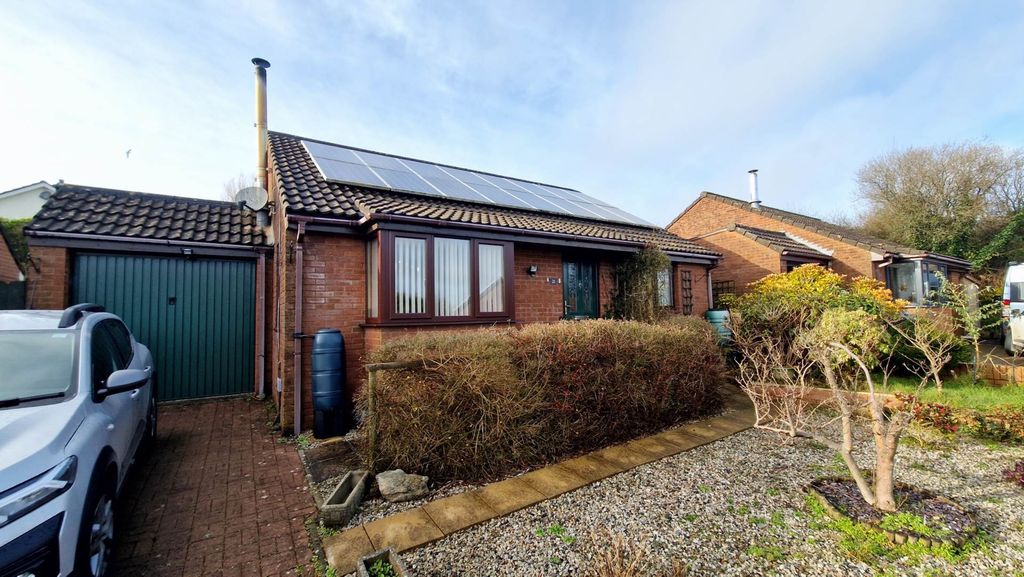 Property photo 2 of 19