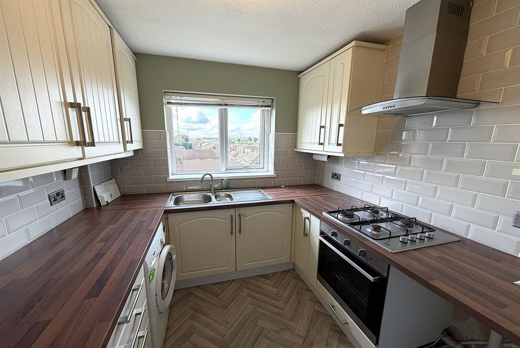 Property photo 2 of 13 Kitchen.Jpg