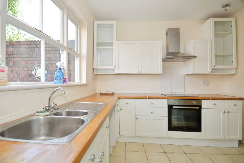 Property photo 2 of 17 Pbox-Img.Jpg