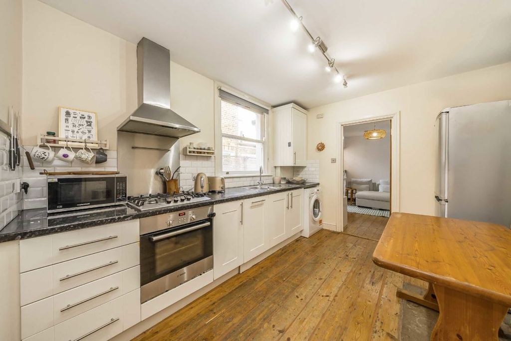 Property photo 2 of 7