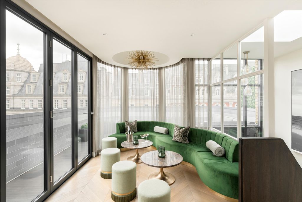 Property photo 3 of 20 Image