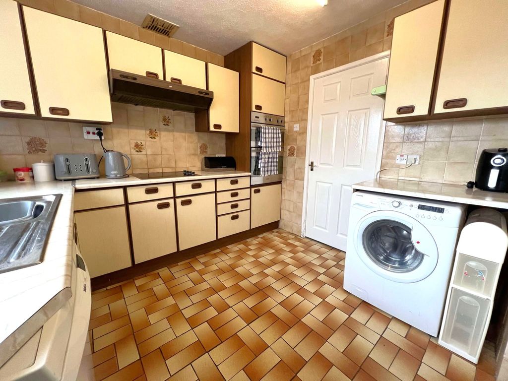 Property photo 2 of 18