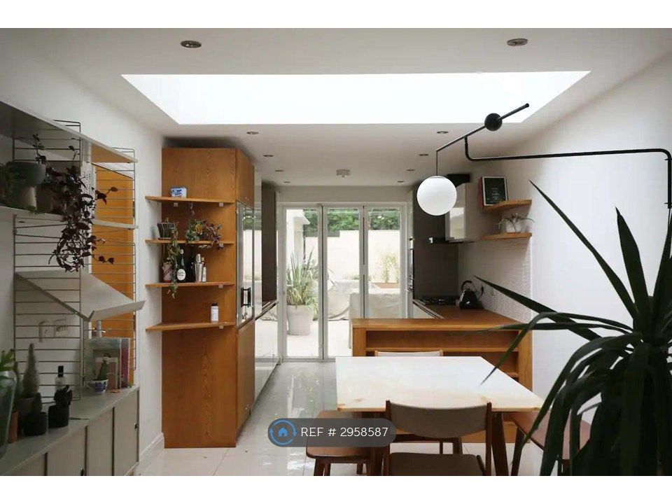 Property photo 2 of 17 Dining Area Onto Kitchen
