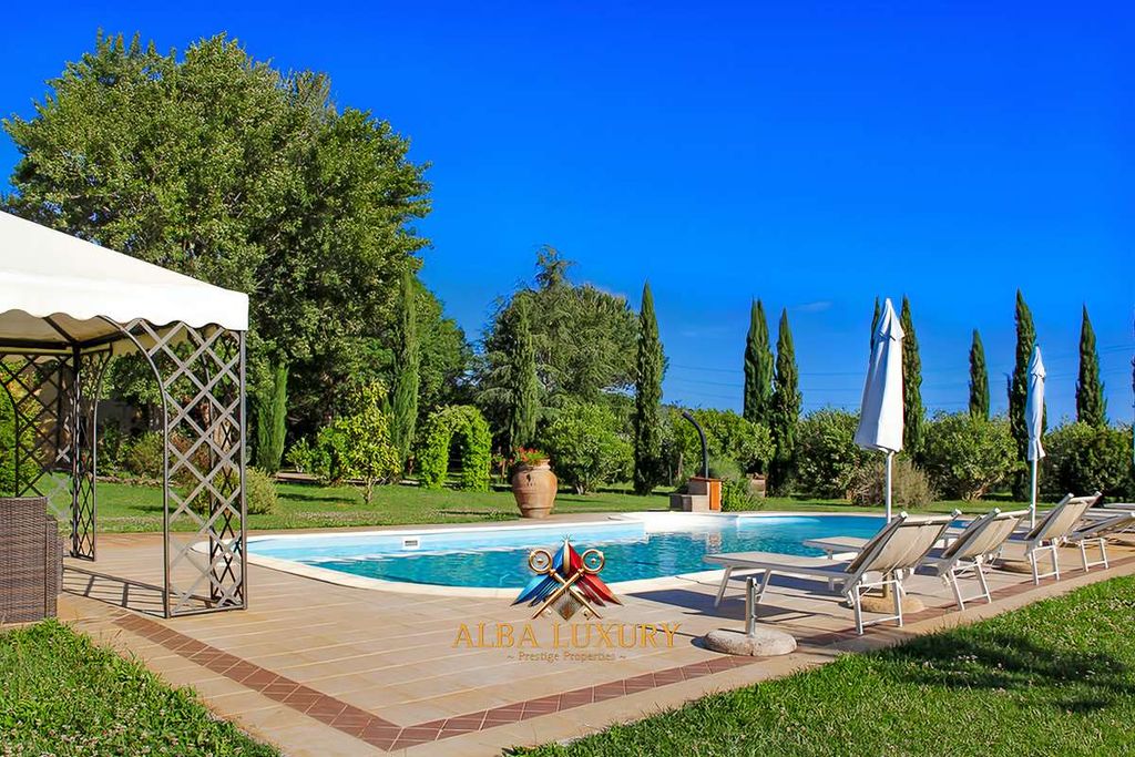 Property photo 2 of 34