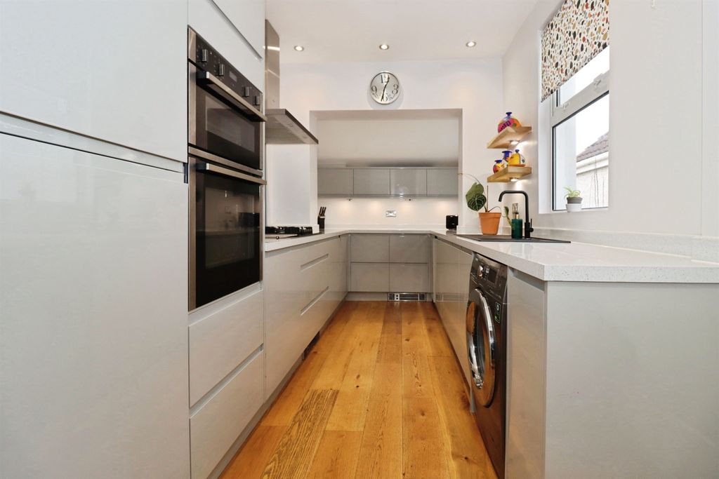 Property photo 3 of 22