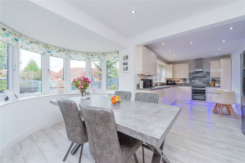 Property photo 3 of 54 Picture No. 14