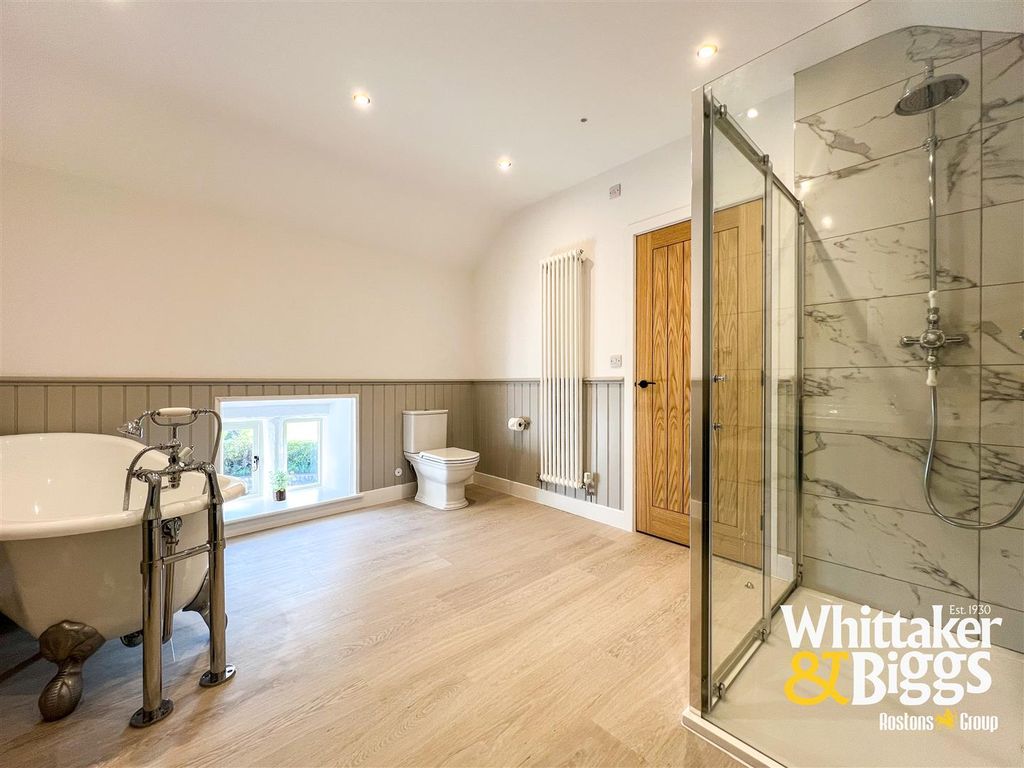 Property photo 2 of 40 Bathroom