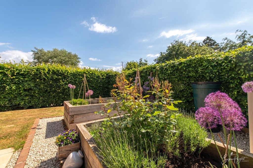 Property photo 3 of 31 Garden