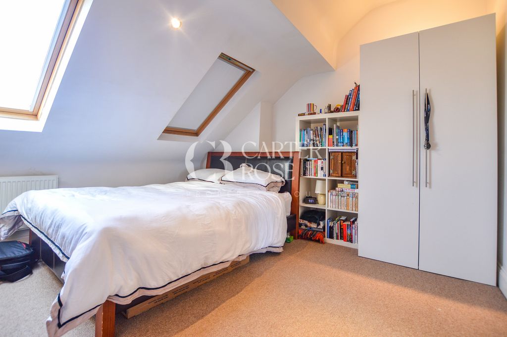 Property photo 3 of 10 Bedroom