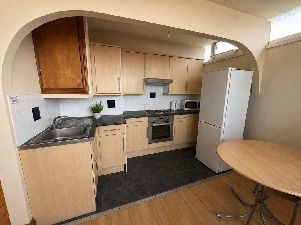 Property photo 2 of 6