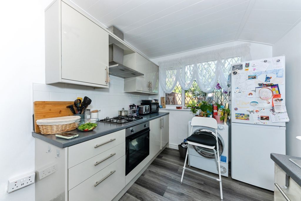 Property photo 3 of 14 Kitchen View 2