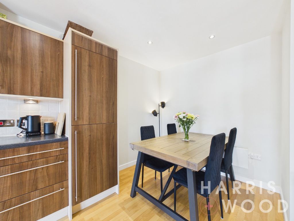 Property photo 3 of 17 4922683